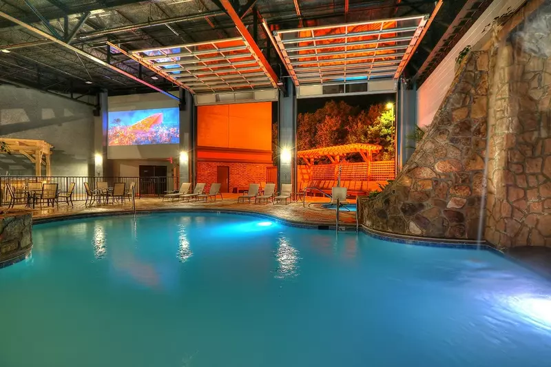 pigeon forge hotel with indoor pool