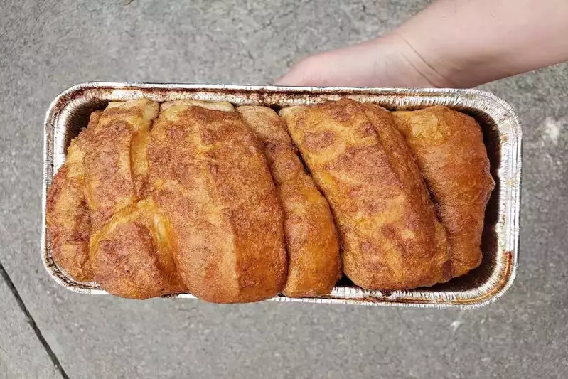 cinnamon bread dollywood