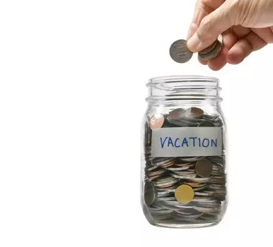 save money on vacation